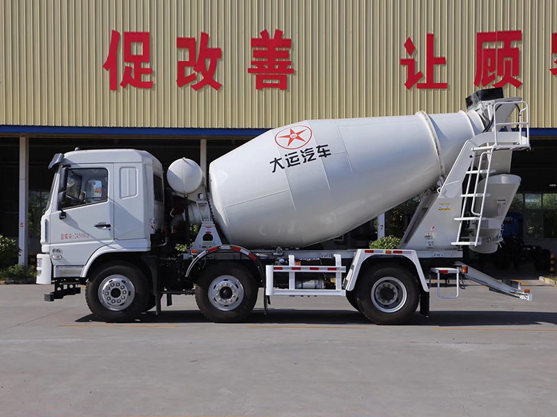 大運(yùn) F6小三軸攪拌車