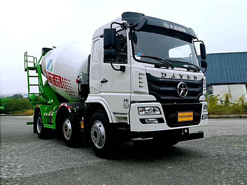 大運(yùn) F6小三軸攪拌車