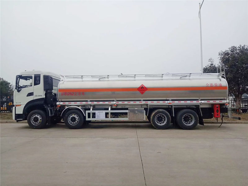 東風(fēng)天龍前四后八29.7方350馬力鋁合金運(yùn)油車20噸不超載