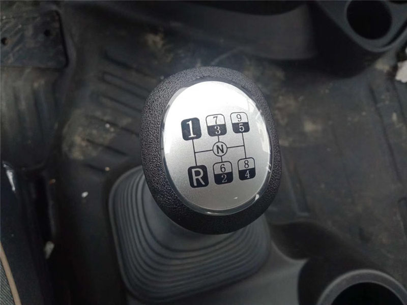 東風(fēng)天龍前四后八29.7方350馬力鋁合金運(yùn)油車20噸不超載