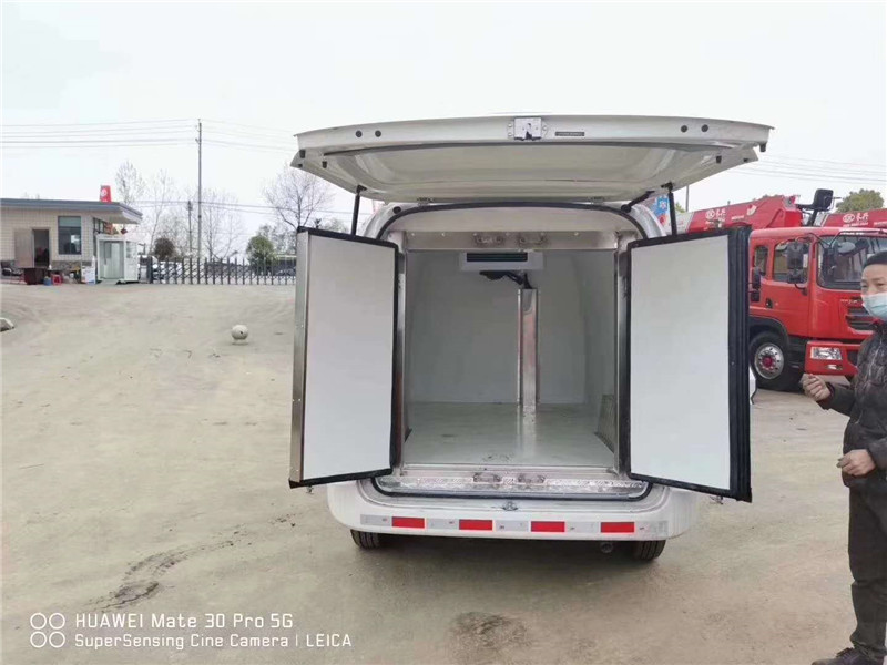 金杯新快運面包冷藏車