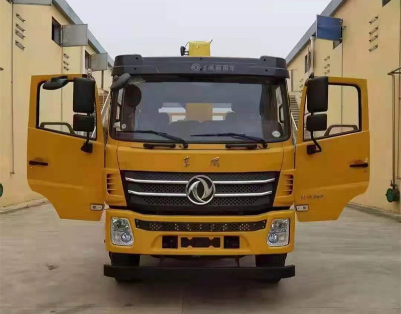 東風(fēng)前四后四隨車吊新品上市