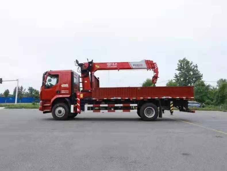 柳汽單橋長興8噸吊機(jī)