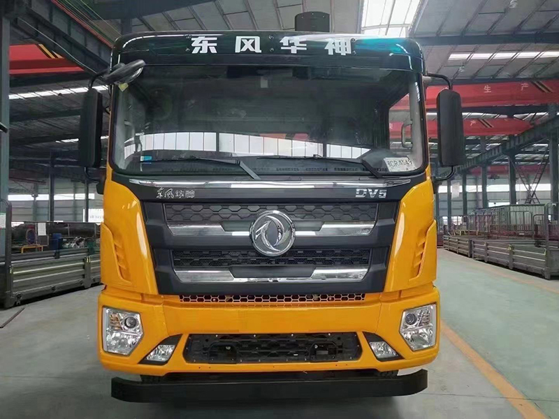 東風華神T5后八輪隨車吊